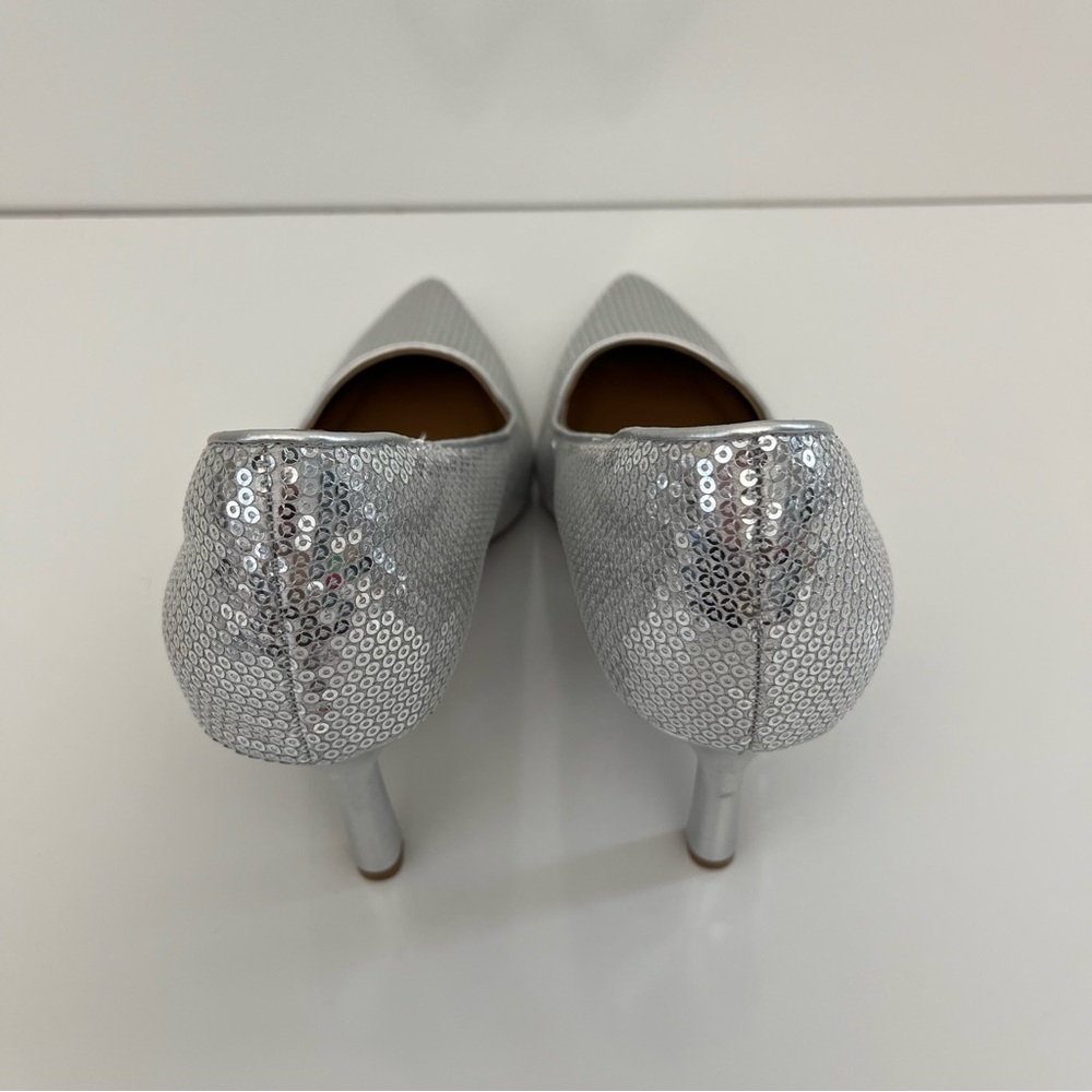 NORDSTROM Paige Pointed Toe Sequin Pump In Silver NEW - Picture 9 of 13